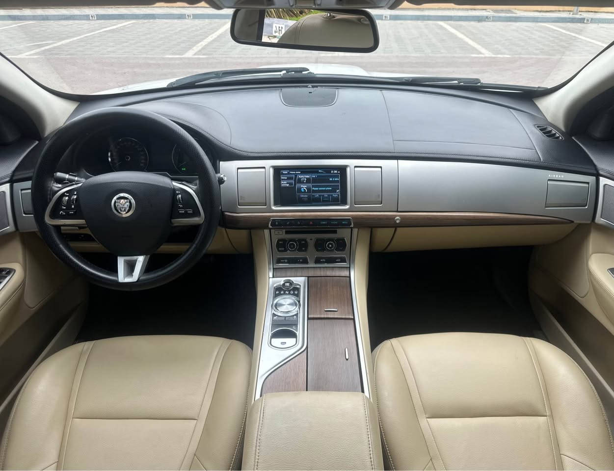 jacuar XF  2013

محرك ٤ سلندر ٢٠ توربو

سرعة سيارة 300km/h

قوة خصانية محرك 240hp

 موديل 2013 وكالة سردار اربيل   
  

💵💵سعر مطلوب 109 

***********

سيارة موجودة بالسليمانية

سيارة رقم سليمانية و تحويل نفس اليوم
***************************    
مواصفاتها........
سلايد 
داخل  جلد    
كشنات  كهربائي
ستيرن كهرباء
گیر  اوتوماتیک
گیر عادی ٨  نمر
گیر سبورت
گیر ستیرن
شاشة 
كاميرا 
بصمة
تبريد مركزي
حساس امامي 
حساس خلفي
مرايا جانبية رادار
 بعد هوايا مواصفات معروفة
***********************
شروطها.....
محرك بالشرط
گیر بالشرط
حداية بالشرط
سنوي  جديد  
تحويل بالشرط
فحص شروط متانة المرور جديد
ابیع بشرط اي فحص يعجبك
************************************
 بي تكحيل  بالباب خلفي 

و نص جاملغ خلفي جهة سائق مصبوغ

  سونر موجودة بالمنشور

بدون ايرباك

بدون دواخل 

****************
 سعر مطلوب ١٠٩ ورقة وبيهامجال بسيط

مراوس برقم شمالي فقط 

*********** السليمانية, العراق
