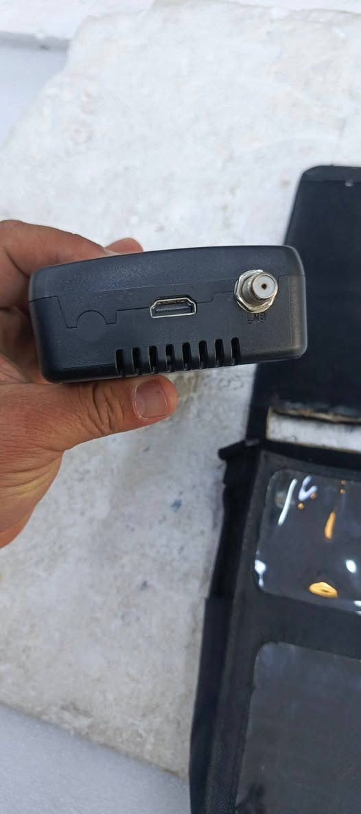 هذا الجهاز هو Satlink WS-6920، وهو جهاز محمول لقياس وتحديد إشارات الأقمار الصناعية (Satellite Finder).

يتميز الجهاز بشاشة LCD بحجم 3.5 بوصة لعرض القنوات والترددات مباشرة.

يدعم معايير DVB-S و DVB-S2 لاستقبال إشارات البث الرقمي الفضائي.
 سعر 50الف ***********
