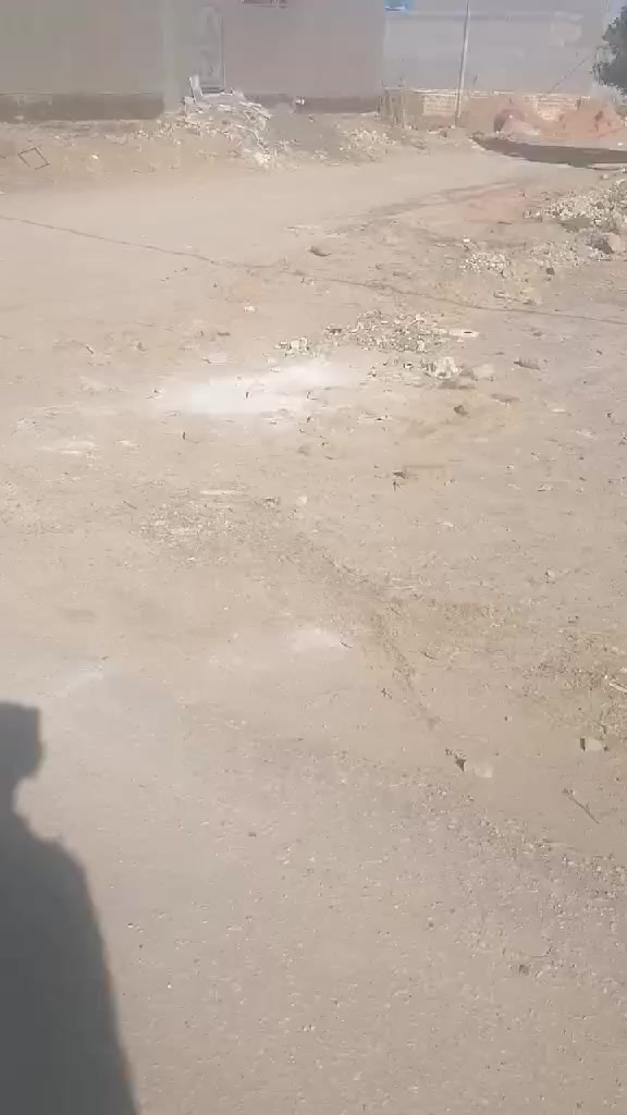 سلام عليكم قطعه طابو صرف مساحه ٣٠٠ متر موقعها ركن بيه اجازه البناء قرب سايدين معمل ***********
