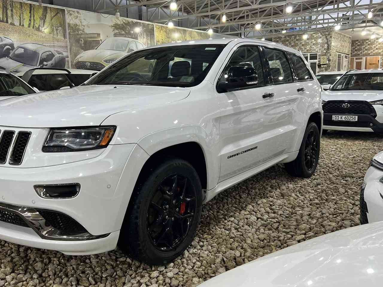 السلام وعليكم

للبيع جيب كراند شيروكي xلمتد2016  

وارد امريكي مواصفات  فووول الفوول

داخله كلين تايتل بالعراق صار صبغ قليل 

كلشي موضح بالسونار 

المواصفات: 

بنوراما

جكات

رادارات

شاشه جبيره

تشغيل عن بعد

كشنات خزن ميموري

كشنات كهرباء 

وضعيات قيادة

كشنات تدفئه و تبريد

مري قلاب

مري شفط

نقطة عمياء

جنطة كهرباء

و بعد بيها هواي مواصفات مذاكرهن لان معروفه مواصفاتها

ماشية52 الف ميل 

مكاني بابل 

***********
