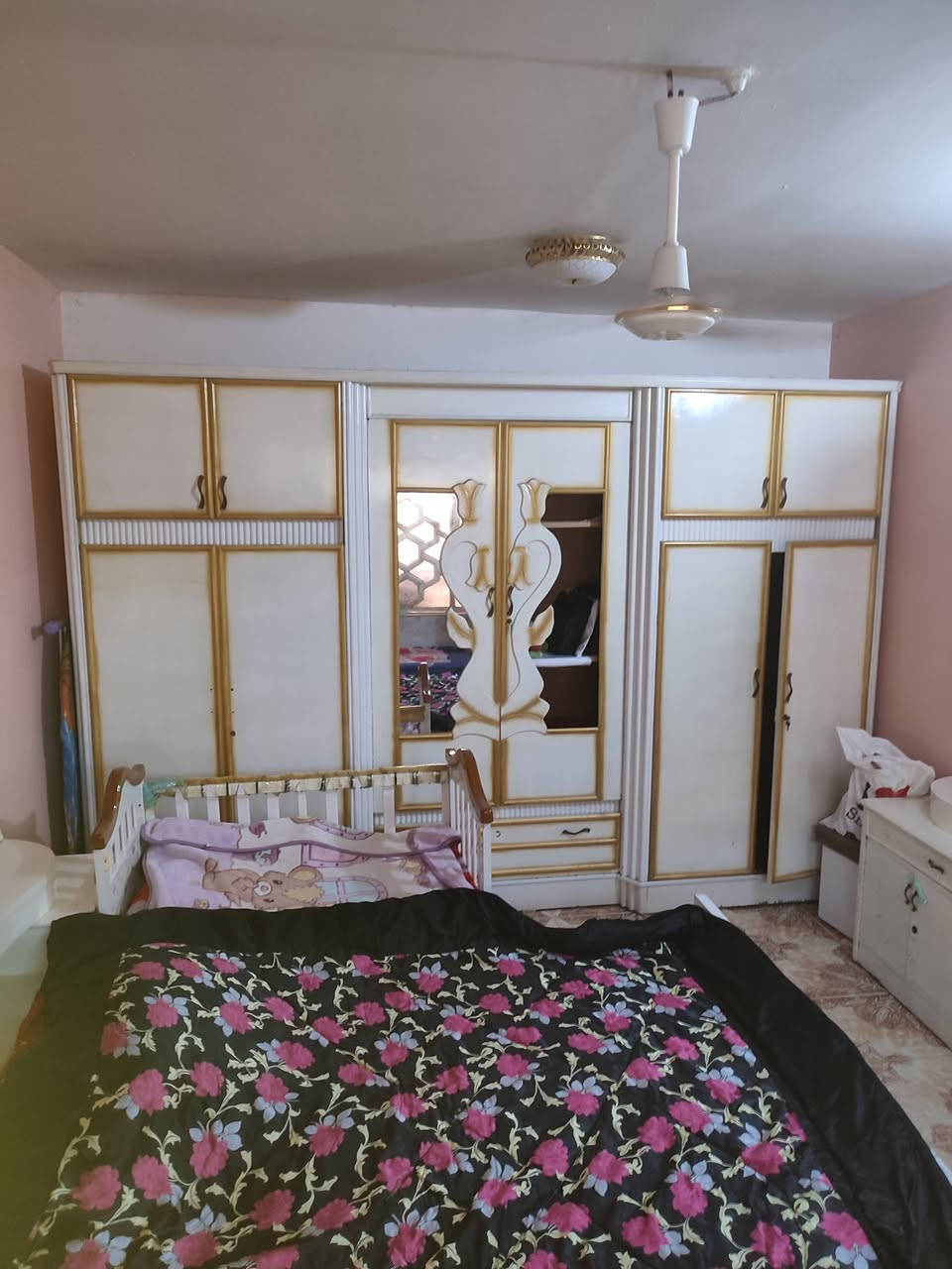 السلام عليكم
للبيع
غرفة نجارة شارع ابو القاسم
كنتور نظيف جدا
صبغها  ابيض حراري سيارات 
سبب البيع توفير مكان 
لان جبيرة
للتواصل ***********
بيه واتس
