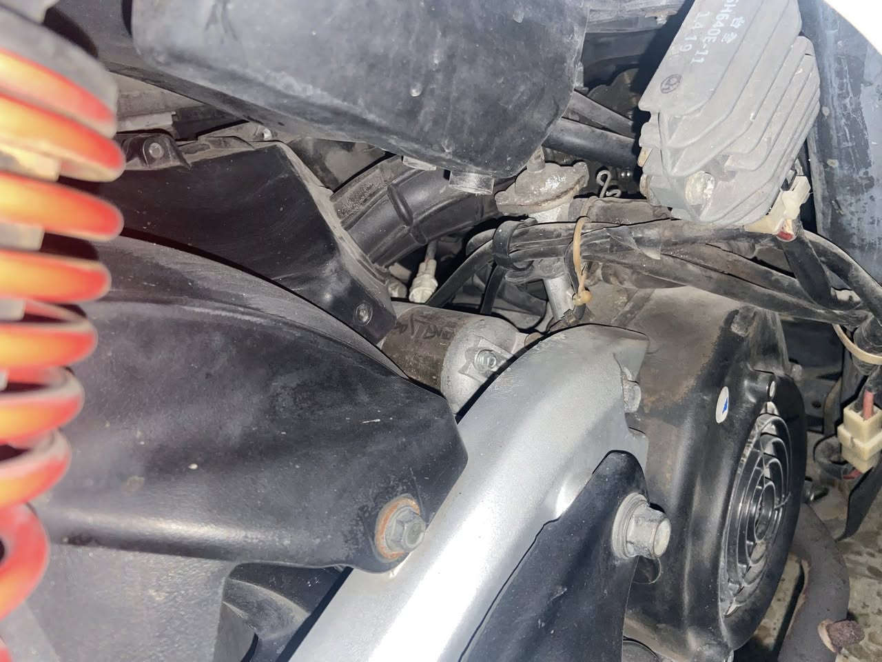 سكنس فحل كابريتير دراجه. صار يومين نازله من. رمبه شوفت عينك جيب فيتر وتعال صار يومين من. نزلتها بس محتاج واريد. ابيعها السعر مليون وربع وبيها مجال مستعجل عليها مكانها زعفرانيه ***********
