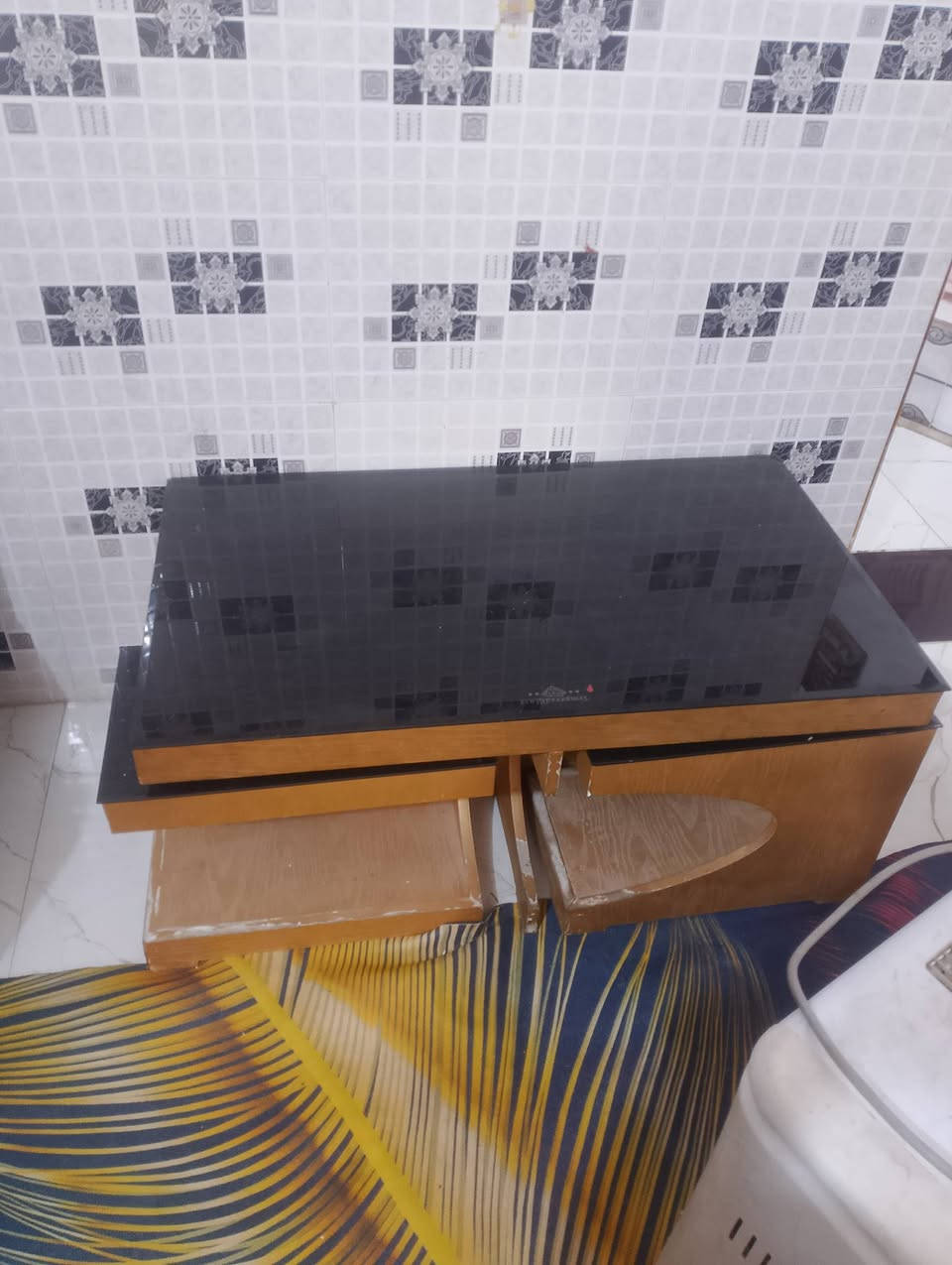 قنفات للبيع خمس قطع ثنين كراسي ثنين كبار وحدة وسط مع طبلات وحدة كبيرة و أربع اصغار السعر 325 بيهن مجال اتصل ***********
