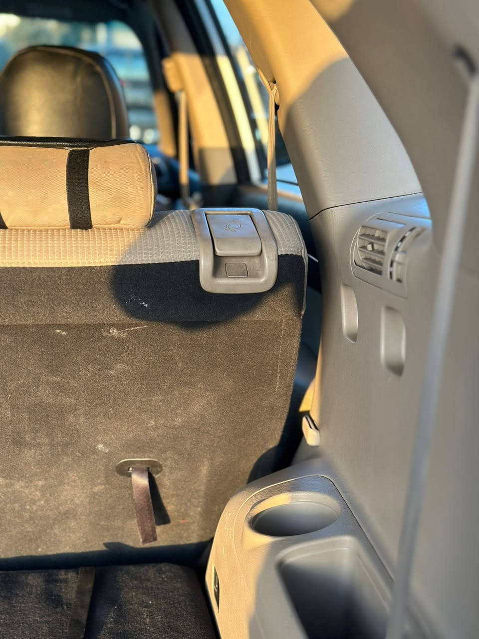 السلام عليكم
سورنتو 2013 
موصفات معروفة بدون بصمة بدون بانوراما 
محرك مفتوح بس شرط من كل نواحي  اربعه سلندر سيارة استخدام شخصي من شركة بدون ضرار بدون صبغ بحفد البونيد بيها بارد 
للاستفسار
***********
***********
