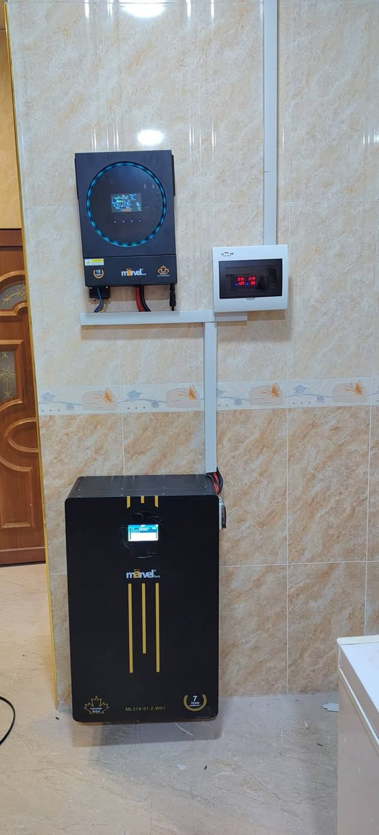 ☀️ شركة النور الهندسية للطاقة الشمسية ☀️
التميز في الأداء.. الرقي في التصميم
نبارك لأهلنا في (كركوك منطقةليلان) تنصيب منظومتهم الجديدة، سائلين الله أن يبارك لهم فيها ويرزقهم خيرها.

إذا كنت تبحث عن الجودة، الكفاءة، والجمال، فنحن خيارك الأول. تم تجهيز المنزل بمنظومة ذكية توفر:

⚡ 15 أمبير نهاراً

🔋 15 أمبير ليلاً  بالتناوب مع الكهرباء الوطنية 

🔄 تناوب ذكي تلقائي مع الكهرباء الوطنية.

🛠️ المواصفات الفنية (مكونات عالمية)
الجزء التفاصيل والمميزات
الإنفيرتر Marvel ذكي (6KW) -  (ضمان سنة).
الألواح (Bifacial) - وجهين بقدرة 615W، مع 16 بازبار لأعلى امتصاص. العدد 8
البطارية ليثيوم Marvel 16KW) - عمر 8000 دورة، ضمان 7 سنوات، شاشة ذكية.
الهياكل حديدية ثقيلة مقاومة للصدأ ومصممة للظروف الجوية الصعبة.
التوصيلات كابلات DC أصلية (4 ملم) مع وصلات MC4 المخصصة.
🎁 عروض خاصة بمناسبة افتتاح موقعنا الجديد!

🛡️ ثقة | أمان | استفادة ⚡

📍 العنوان: الحويجة - قرب الدفاع المدني. 👷‍♂️ بإدارة: المهندس علي حسين.

📞 للتواصل والاستفسار:

اتصال: [***********]

واتساب: [***********]
