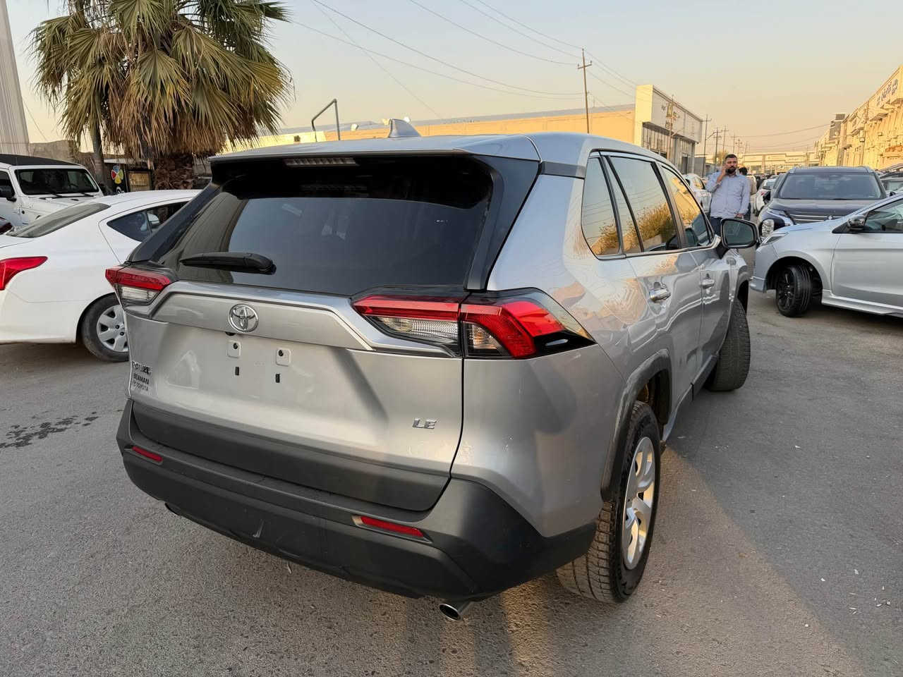 سعر بلاش جوە سوق 
تویوتا راف ٤ مودیل ٢٠٢٣ وارد امریکی
بچم کپس. حدثها بابین
ماشیە ٣٤ الف
موصفات le
سعر ١٩٥ ورقه
مكان اربيل
***********
