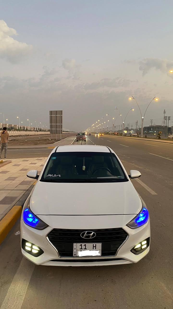 للبيع هونداي اكسنت 

موديل 2019

المواصفات 

 تحكم ستيرن / تبريد تدفئة / مثبت سرعة / درايڤ مود /شاشة بلادية + كاميرا بلادية / تحكم ستيرن / گير At المرغوب 6 نمر / محرك 1600 Gdi المرغوب الراس الفضي

شاصي لغد كفاله 

حادثها بنيد صبغ جاملغ أيمن صبغ نفسهن مصلحات  ورقم الشاصي موجود يطلع الحادث 

ماشيه 97 ميل 

حداديه تخم تايرات جديد سيرفس كامل سياره جاهزه على اخير شغل واطلع 

مكان السيارة البصرة 

السعر ((120)) و بي مجال بسيط رقم بغداد باسمي تحويل ثاني يوم 

***********
