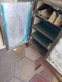 خزانة • نضيفه • تحتاج مقبض