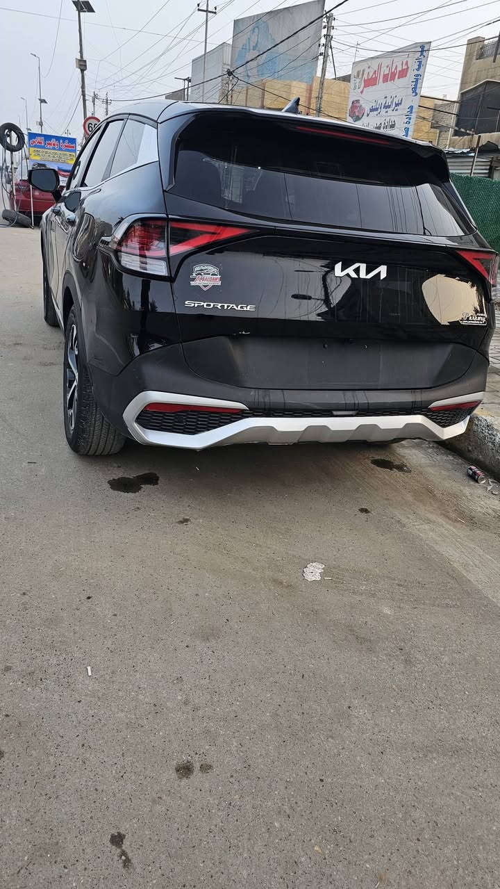 سلام عليكم
كيا سبورتج ٢٠٢٤ ماشية ١٧ الف فئة ex سيارة جديدة جدا دخول جديد حادثها جاملغ خلفي بارد فقط بدون صبغ بدون تبديل بدون دواخل 
السعر ٢٠٠ ورقة بدون لوحات 
للاستفسار 
***********
