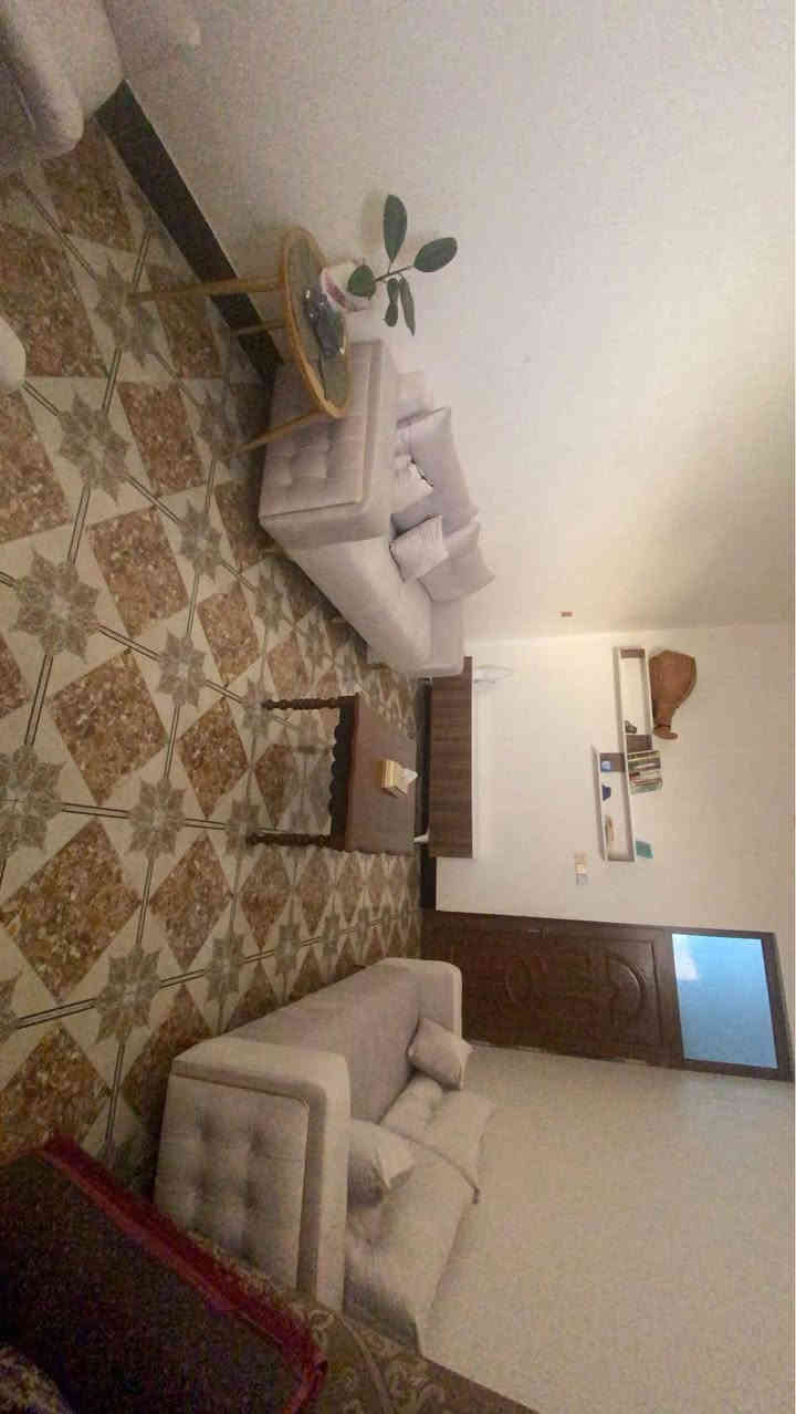 بيت للبيع في الجولان الثانية 
متكون من غرفة نوم وصالة ومطبخ وحمام وطرمة
مساحة ١٥٠ متر 
بناء ٢٠٢٣
بناء بلوك 
سعر البيع ٦٥ مع الكاونتر وبي مجال بسيط
الشارع مكصوص تأهيل للتبليط 
مقابل النزلة مال جامع الازركية يبعد دقيقتين عن سدة الازركية
للاستفسار اتصل على ***********
