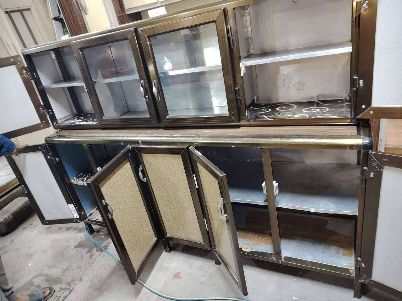 كاونتر ٢ قطع بدون سنك مترين مواد اصلي سعودي حطاطه  سعر ١٧٥ الف العنوان فلوجه حي المعلمين قرب جامع سعد***********//***********
