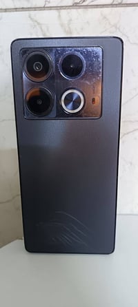 أنفنكس نوت 40 ذاكره 256 عشوائيه 16 بصمه بالشاشه بطاريه 5000 الجهاز مكف...