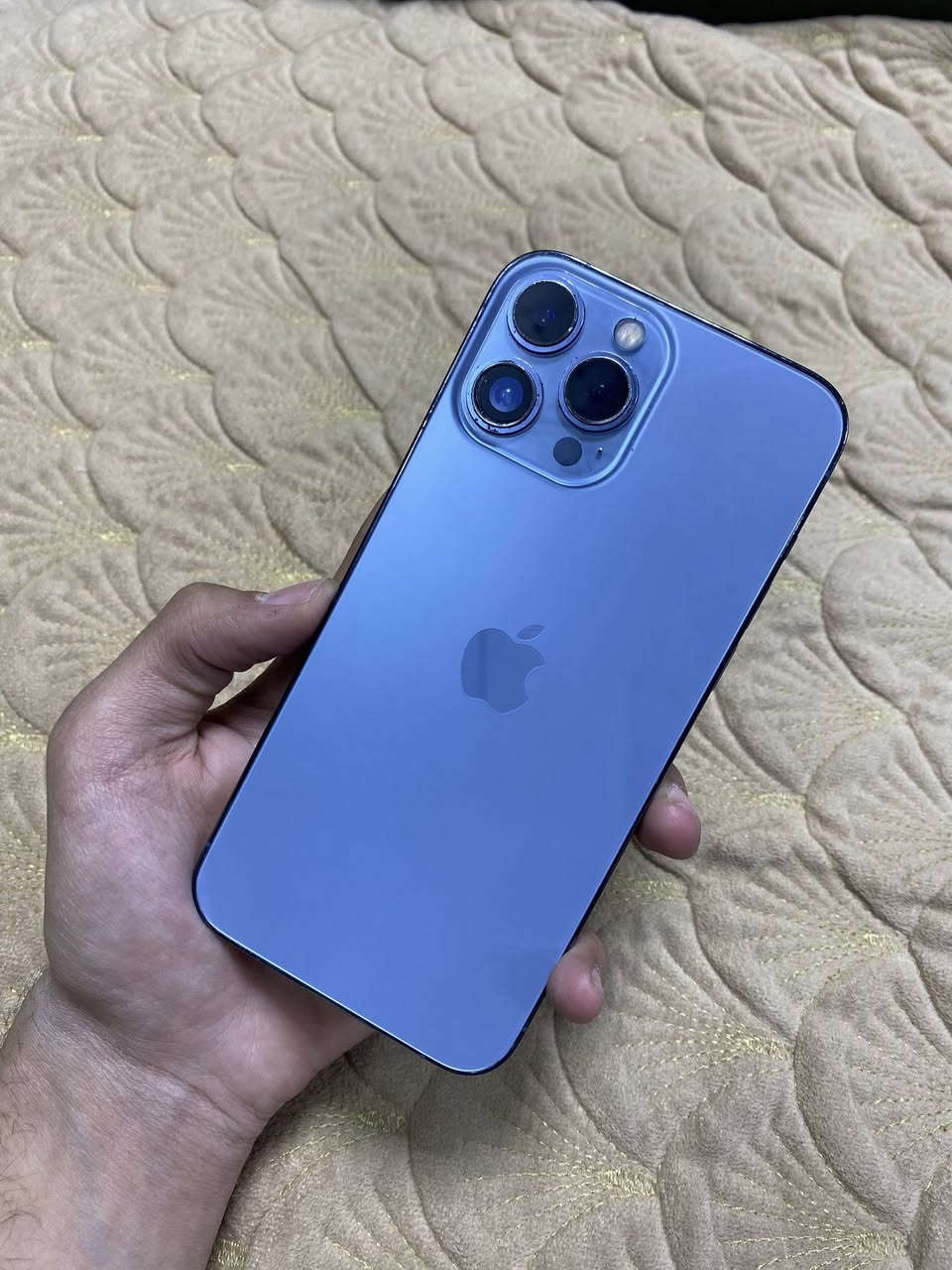 13بروماكس ذاكره 256 بطاريه 81 بلادي جهاز كفاله عامه عل وضع الشركه كلشي شغال فقط مبدل ضهر وكاله مع ضمان 3 ايام عنواني بغداد العطيفيه سعره (540) قفل للتواصل علرقم ***********
