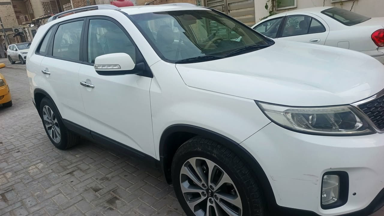 السلام عليكم للبيع كيا سورنتو 2014 خليجي 6 سلندر رقم بغداد سبعه راكب تلث قطع تبريد بصمه المري شفط السياره ماشيه 166 الف السعر 197 ورقه وبيه مجال للاستفسار أكثر الاتصال على الرقم ***********
