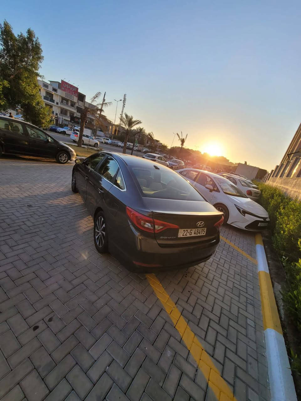 السلام عليكم اخواني الاعزاء من رخصة الادمن المحترمين للبيع سوناتا وارد أمريكي موديل 2017 رقم أربيل بسم عربي تحويل مباشر حادثها جاملغ أمامي أيسر تبديل مع صبغ نصف البنيد بدون أي دواخل موضح بالصور الحادث مكينة كير مكفولات 2400 GDI C1 تبريد ثلج تدفئة على وضع الشركة صدر أمامي خلفي جيد جدا تخم تاير جديد العنوان بغداد الدورة السعر 113 هاتف 
***********
***********
 اسف على الاطالة بغداد, العراق
