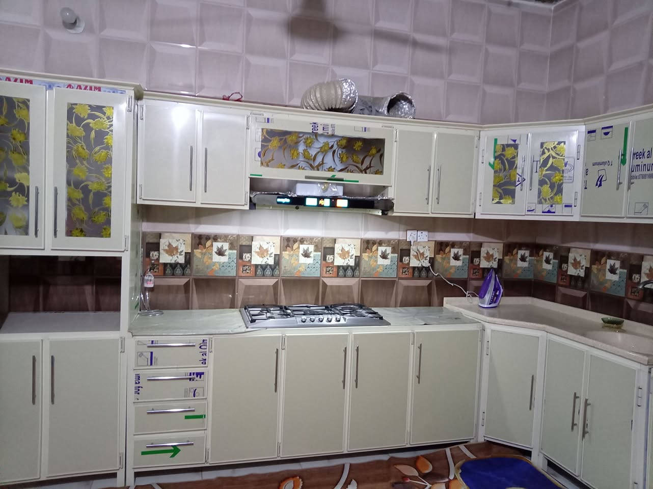 كاونتر فر للبيع متوازي عله بيعته معه ساحبه وطباخ بجيس نضافه ٩٩ بلميه السعر ميلون و٧٠٠ الشراي يتفضل خاص او للإستفسار هاذه الرقم مكان كوت ***********
