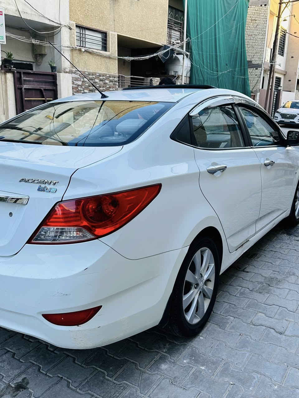 السلام عليكم اكسنت موديل 12 ماشيه 94 
استخدام شخصي مكفوله كفاله عامه لاظربه ولاصبغ ولابارد بس شخط بالدوسه مبين بالصوره
مكاني بغداد المنصور 
 ‭0771 337 6443‬
