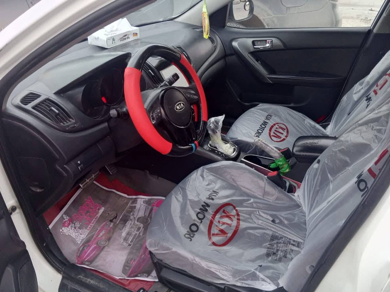 السلام عليكم كيا سيراتو موديل 2013 خليجي 
بيه 3 قطع صبغ بدون دواخل بااقي سياره مكفوله 
استخدام شخصي سياره مال بيت مامتعوبه شرط تحويل ثاني يوم كير مكينه شاصي لغد كفاله مكاني بغداد حي الجهاد السعر 90 وبيه مجال 
***********
***********
