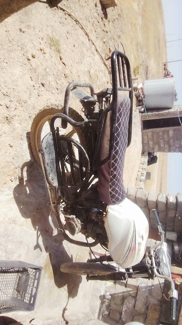 السلام عليكم
مطور لبيع مثل ما تشوف بل صوره شغال هندر واحد دبلات كلشي شغل سعر 170 يرهم معارض ومراوس 

مكاني ناحية الشوره اتصال ***********
