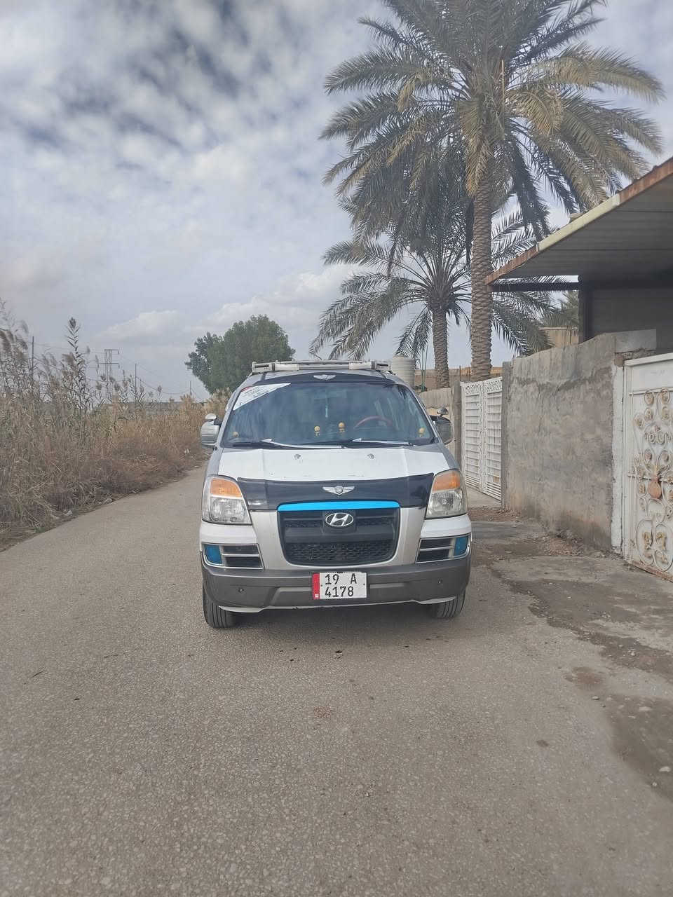 السلام عليكم سياره ستاركس 7 لبيع محرك كير اكسن مكفولات تبريد تدفه شغال كهربائية كله شغال شواصي جداد بس جهت السايق معمرر
شاشه سماعات سنتر لك داخل جديد اشاير لد 
تخم تايرات جداد ويل كب بلادي حداديه جديده
كشر بلادي مكفوله ماعده الجنطه مصبوغه بدون معجون بسب الجراد رقم كربلاء انكليز بسمي تحويل ثاني يوم رقم الهاتف *********** المكان مشروع المسيب سعر 85 وبيه مجال قليل
