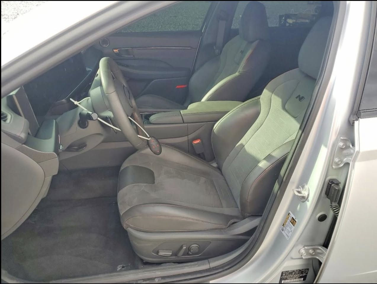 🔴🔴هيونداي سوناتا 2024 N lain
🟤 حادث موضح في الصور بدون ايرباك  شغالة بمكانها الطبيعي 
🔵 فول واصفات اعلى فئة بالسوناتا 
🟣 مكينة 2500 تيربو 

🟣 السياره كص جديد مده الوصول 60 يوم 
🟠 السعر 115 واصل البصرة على وضعها 
🔴السعر 140  واصل البصرة مصلح وجاهز 
🟤 السعر 152 لمن لديه قرار شهداء مصلح واصل محافظتك 
🔵 السعر 175  اربيل مرقم مصلح جاهز 

للاستفسار / الاتصال / ***********
او زيارة ممتب الضامن / ديوانية / حي الجزائر / خلف كافتريا تشرين
