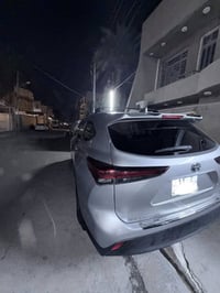 من رخصه اداره الكروب هايلندر هايبرد وارد امريكي 2024 XLE رقم بغداد  اب...