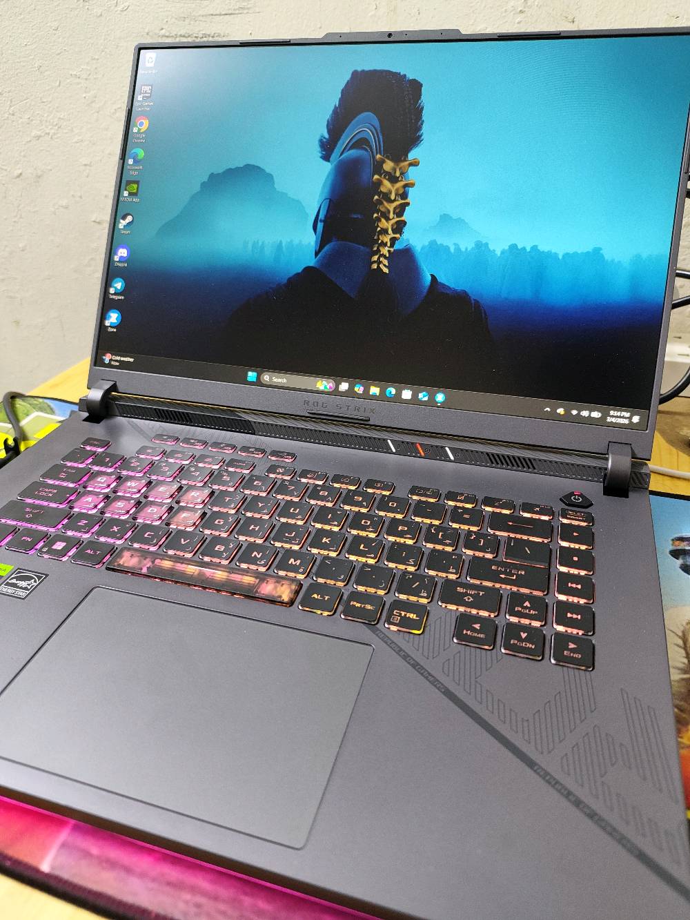 السلام عليكم
ASUS ROG Strix G16 2024
للبيع مستخدم قليل ونظيف جدا
المواصفات
كارت الشاشة: 
NVIDIA GeForce RTX™ 4060 (140W) MAX GDDR6
المعالج: 
Intel Core" i9-14900HX
التخزين:
 SSD (1TB) NVMe M.2 
الرامات: 
16GB DDR5-5600MHz
حجم الشاشة ودقتها:
(1200×1920) Size: 16-inch, 16:10 WUXGA 165HZ
الجهاز كامل ملحقاتة وكارتونة السعر مليون 675 وبيها مجال للشراي مكاني بغداد الصليخ 

