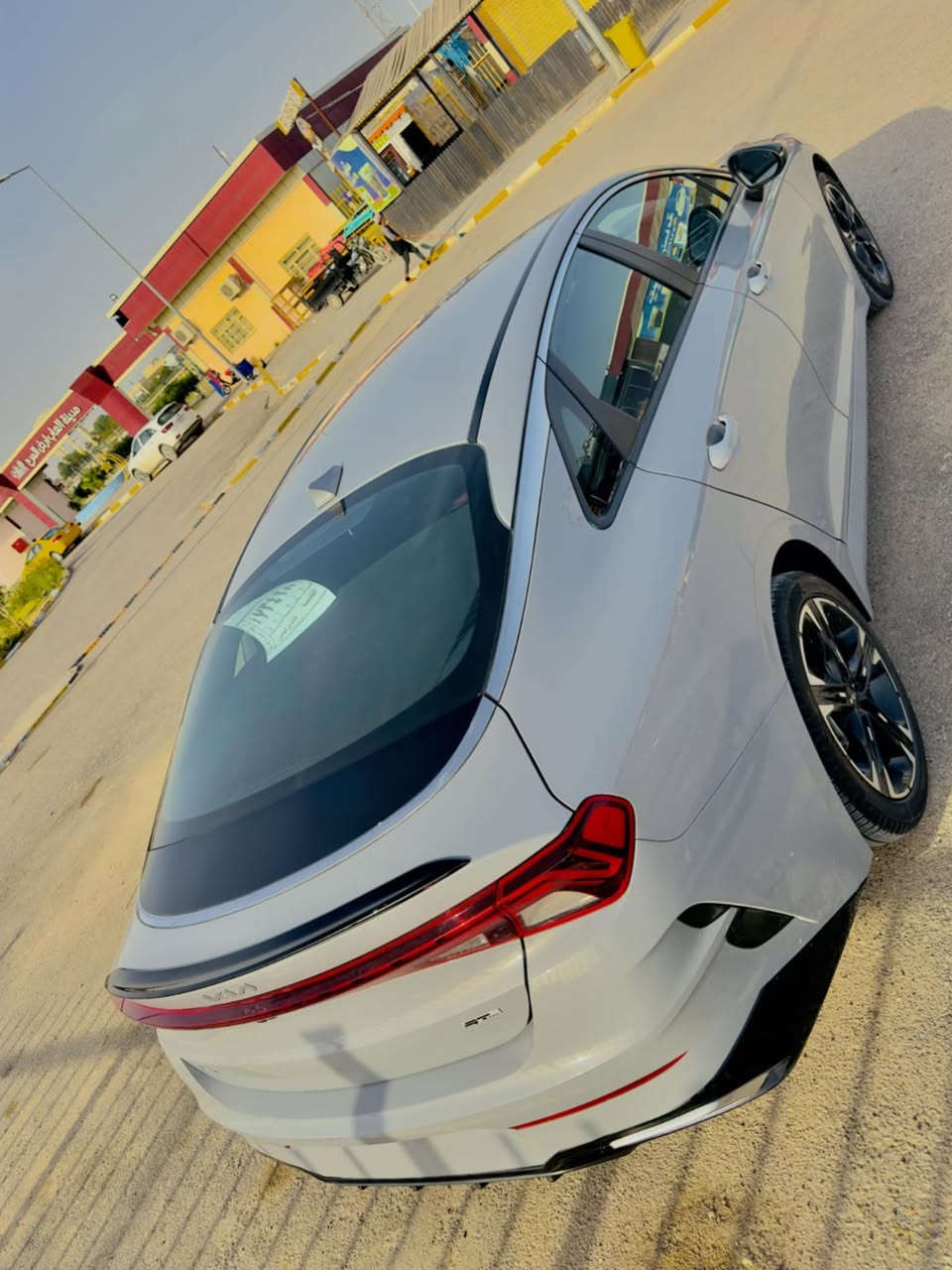 سلام عليكم 
K5 /2023 
معوقين قادسيه 

جيتي لاين 
الديوانيه مركز ***********
حادث ربع جاملغ والبنديد مبدل 
السعر ١٧٠$ وبيهة مجال
