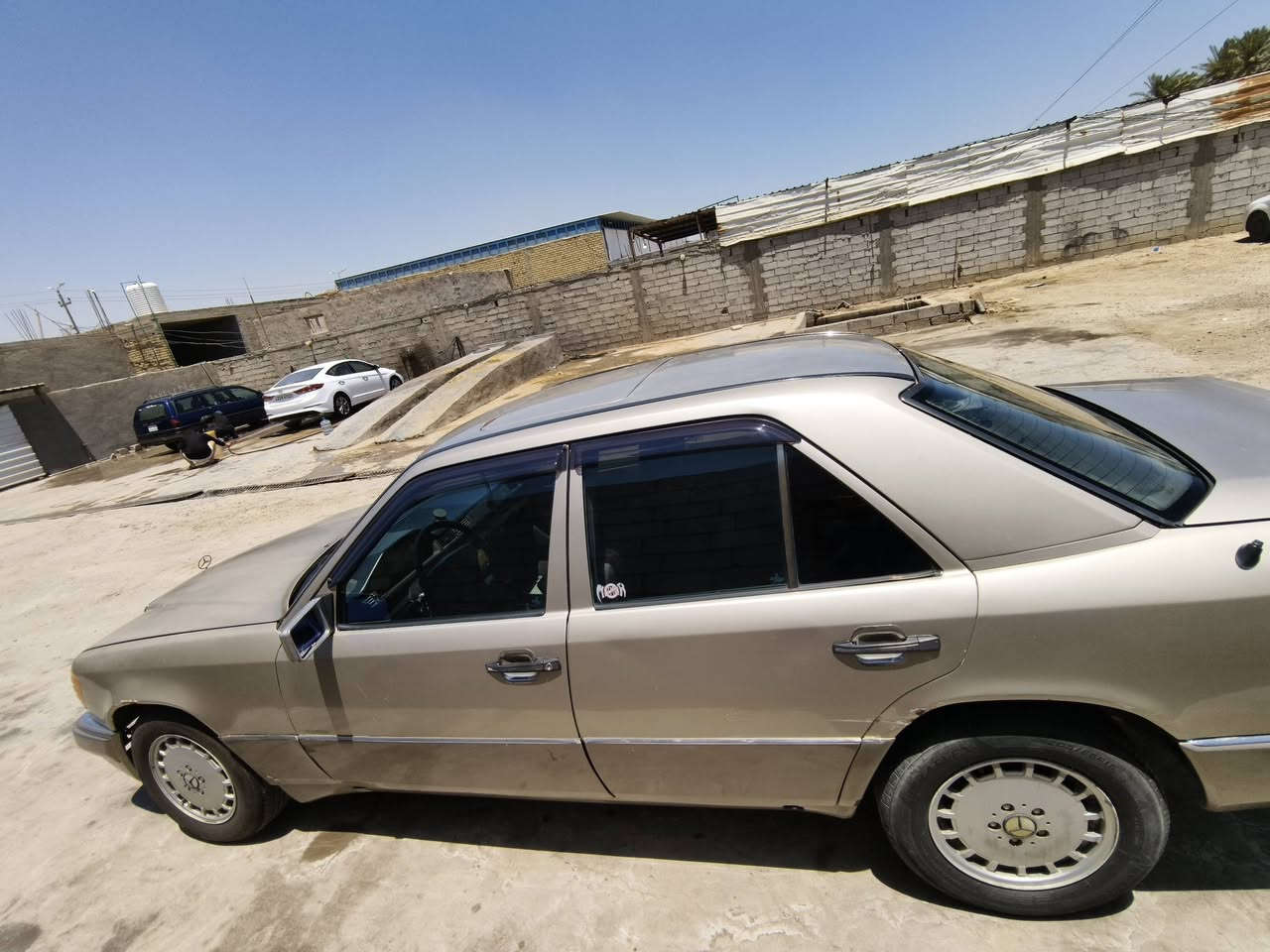 مارسديدس دب 1990
رقم بغداد مشروع وطني
محرك بطة 2500 
السعر 57 بيها مجال بسيط
المكان ديوانية غماس 
للتواصل ***********
