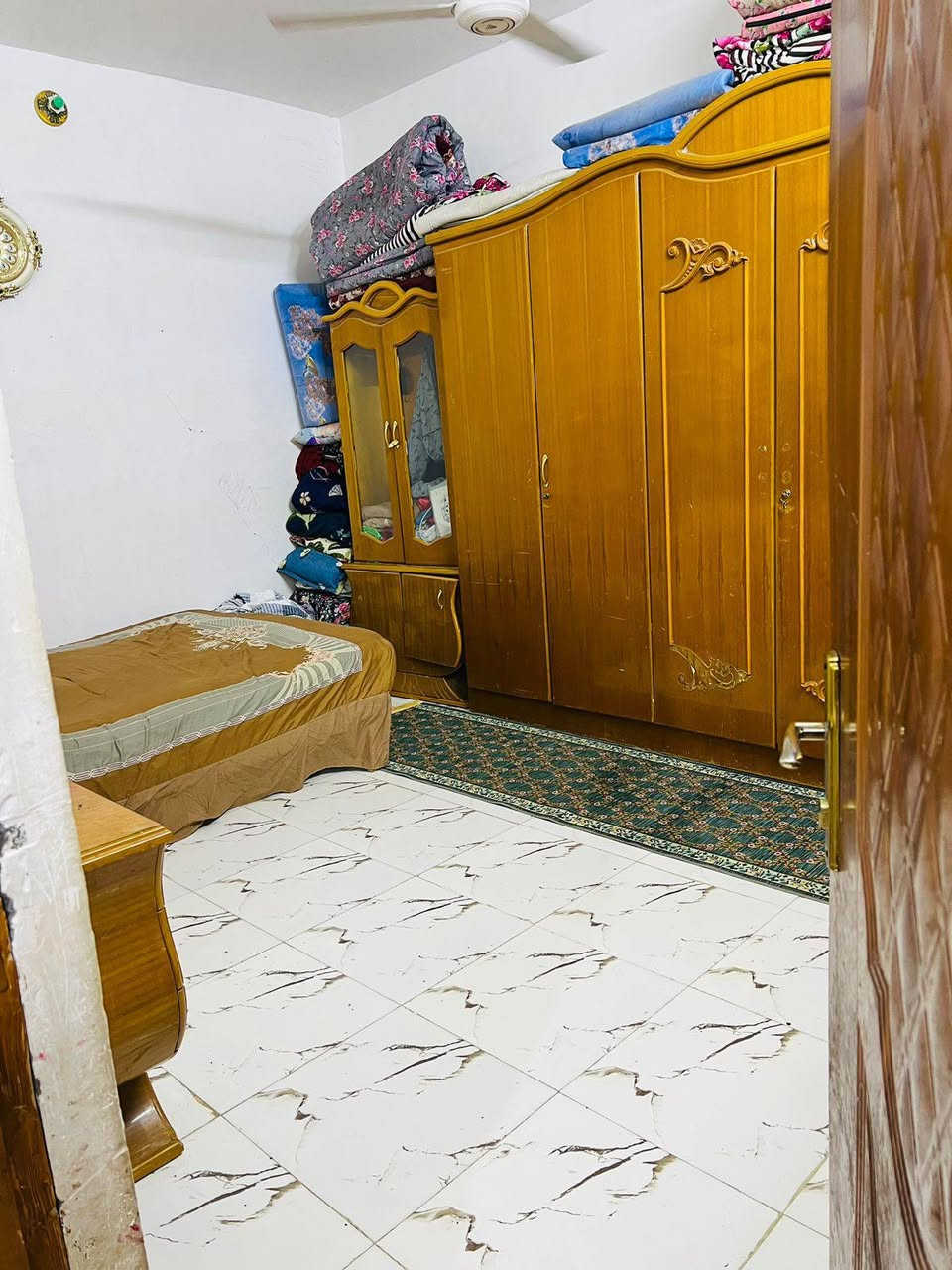 دار طابو زراعي في محلة البطاط 200م بناء حديث عالي عن الشارع متر رباطات ثرمستون عدد الغرفتين 2الطابق الارضي واستقبال10م وصاله وهول وصحيات داخليه وخارجيه /2غرفتين وصاله الطابق الثاني السعر80مليون للاستفسا***********/واتساب
