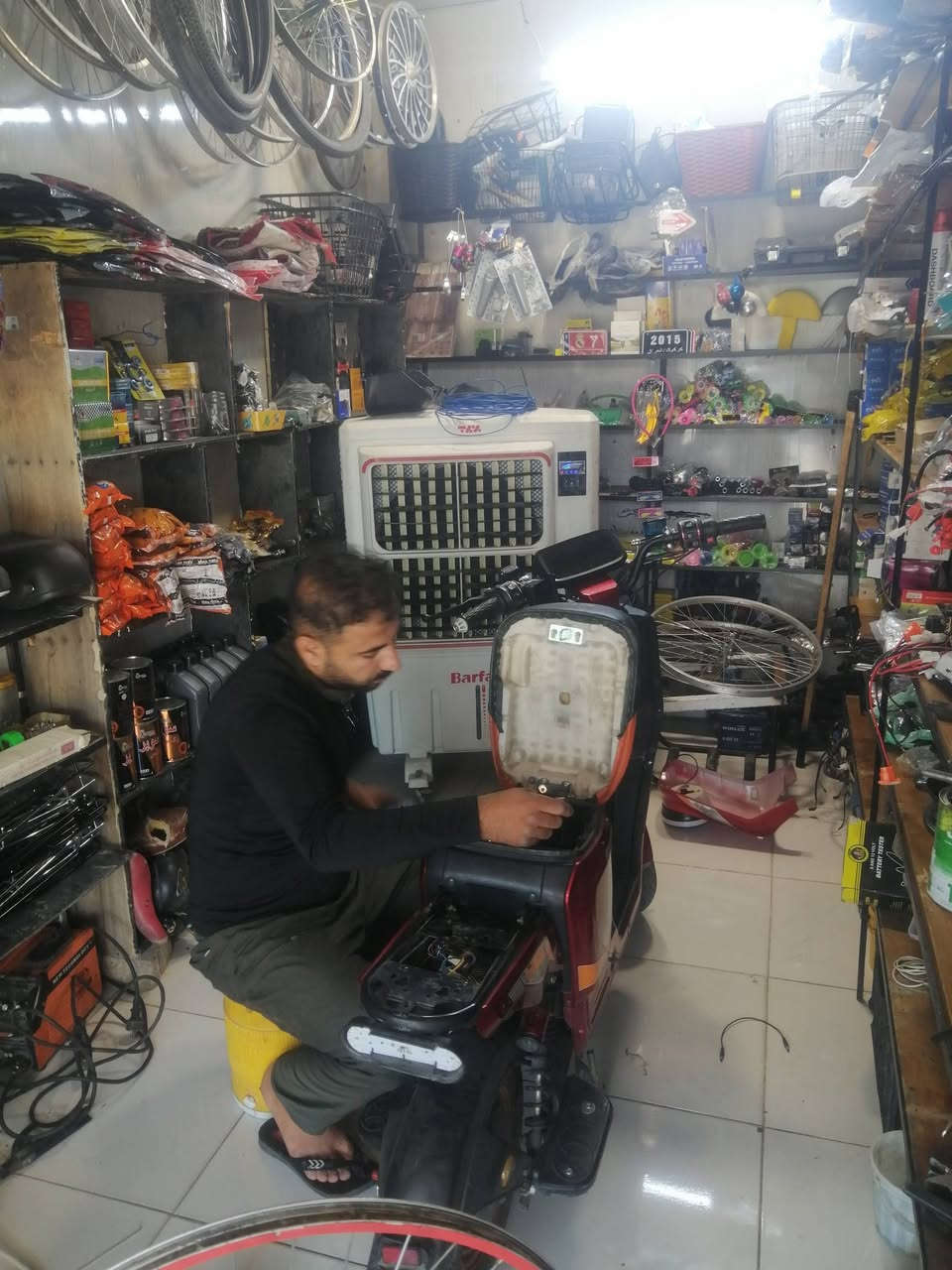 محل عادل تصليح الدرجات الهوائيه🚲والناريه 🏍️ ودراجات الشحن🛵 بأنواعه باادارة  عادل السلطان واخوانه
العنوان كركوك. سايدين حزيران مقابل ماركت النجوم
مجاور أعشاب المعين 
الاستفسار اتصل 
عادل***********
صالح ***********

