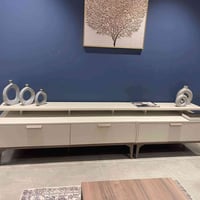 طاولة تلفزيون • خشب أصلي • ٢م١٠