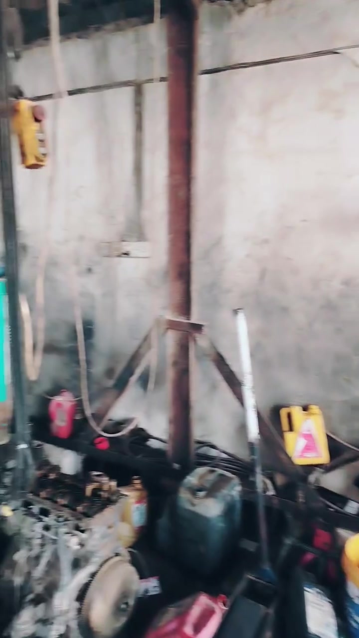 سلام عليكم محل للبيع  مساحه ٦٧م مكانه قرب حسن كله خلف بانزين خانه آميرال  سعر٢٠ وبي مجال  للأستفسار اتصل ***********
