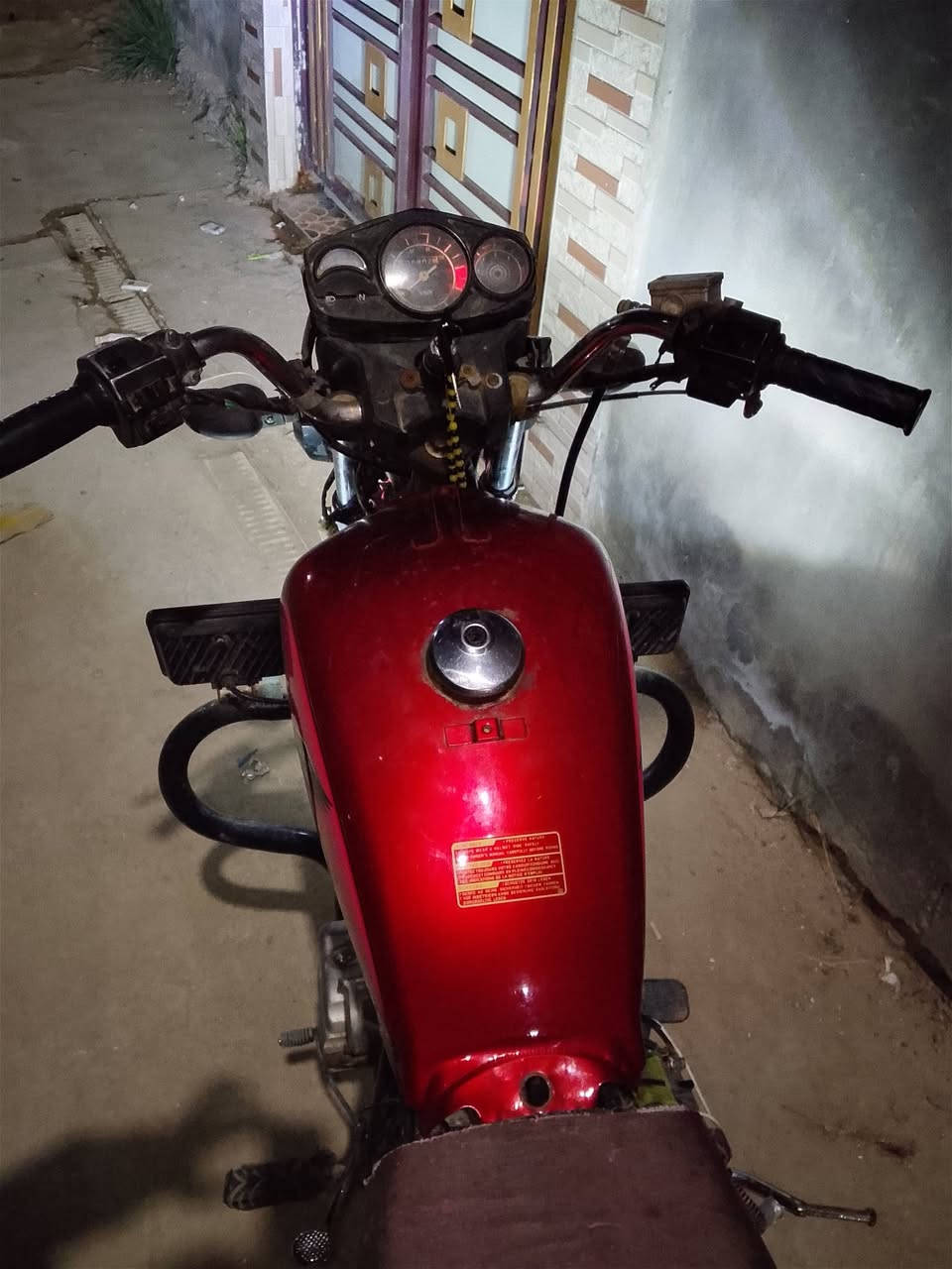 سلام عليكم دراجه هويشه للبيع موديل 17 دراجه نضيفه وشلعه تمام كهربائيات محرك كفاله عامه دبلات جدد الدراجه رقم سنويه السعر خاص وهذاه رقمي ***********
