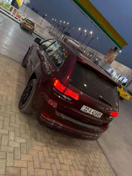 السلام عليكم 
جيب گراند شيروكي لمتد X لون ماروني 
رقم اربيل ابسمي سنوية هزة كلة جديد 
موديل 2020 فول مواصفات 1/1 
مكينة v8 5700 بحالة لوكالة ماشية 81 الف ميل 
صدر امامي ولخلفي ودسكات وتخم تاير كلة جديد 
عليهة ادامة لمنضومة الاحتراق برغ مابيهة نقص 
السيارة بدون صورة حادث استيراد خاص يوجد فقط تقرير كار فاكس 
بيهة اصطدام امامي خلفي بسيط بدون حرق او غرق او حالوب السيارة بيهة قطعتين صبغ فقط بنيد وقبق جنطة والباقي كلة مكفول بدووون ايربـاك بدون لغد شاصي كفالة 
عليهة برمجة وتعديلات مصطفى ايگل 
السعر 288 وبيهة مجال 
مكاني بغداد والسيارة مال جناي 
رقم الهاتف *********** بغداد
