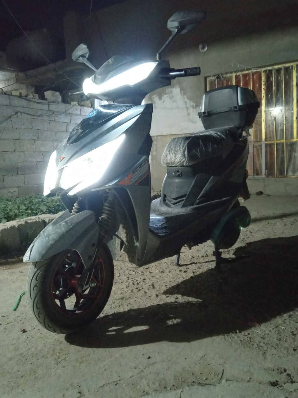 دراجه شحن 
ست بطاريات 
تشغيل من بعد 
سويج بصمه كارت
نظيفه 
عنوان /بغداد ابوغريب 
رقم هاتف/ *********** بغداد, العراق
