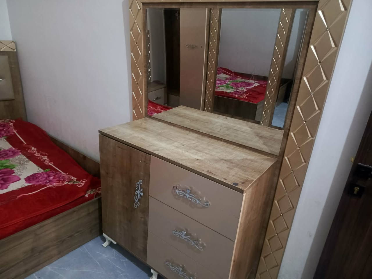 غرفه للبيع سبع قطع نضيفه كلش وبيه مجال


**إذا كنت صاحب هذا الإعلان وتريد حذفه لأي سبب، رجاءا أرسل رسالة إلى الدعم الفني**