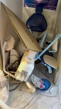 كرسي اسنان للبيع مستخدم شغال بس مفصخ بغداد الحسينيه 07707064405