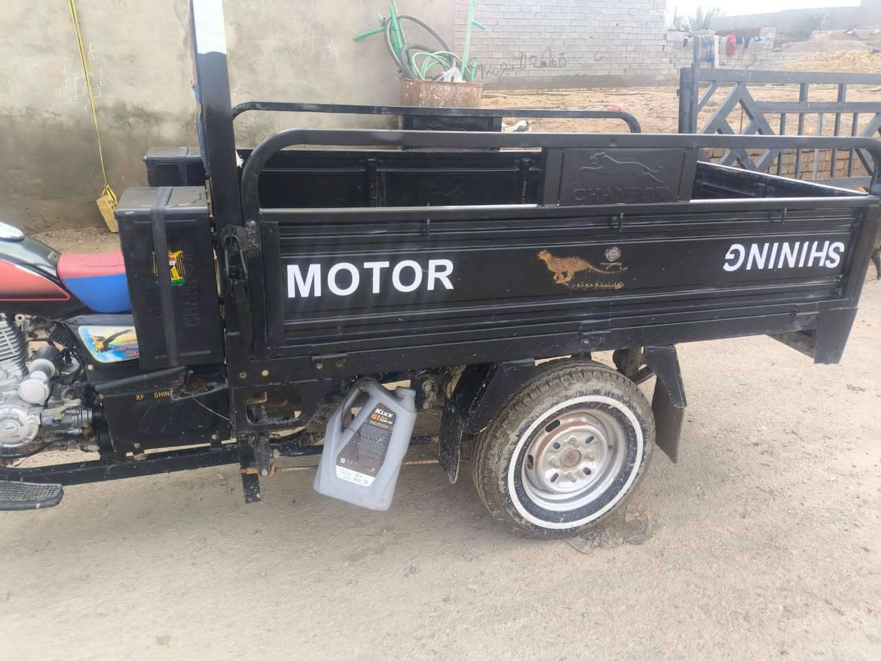 سلام عليكم ورحمه الله وبركاته من رخصت الادمن عندي سوته للبيع موديل 2023 جمره محرك  بلال اوراق للمرور وكمرك كامل رقم فحص كبل شد ارقام ٢٥٠٠وبيه مجال ***********
