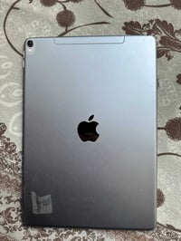 ايباد برو جديد كلش مستخدم قليل ذاكره ٦٨ مامفتوح سعره ٢٥٠الف الرقم 0783...