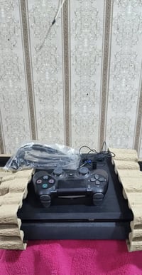 play station4 🎮 للبيع  للبيع فقط الجهاز جداً نضيف ذاكرته 1T مهكر وبي ه...