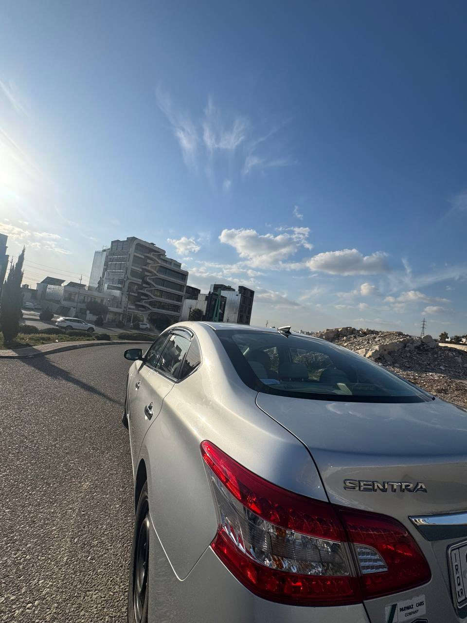 سێنترا ٢٠١٥ مەکينە١٦ بەشەرتی گێرومەکينە هيچی پێوە نيە ويلو تايەی لۆکی لە ژێرايە سعر١٠٢ گەڵەو مەجالێکی کەم***********
