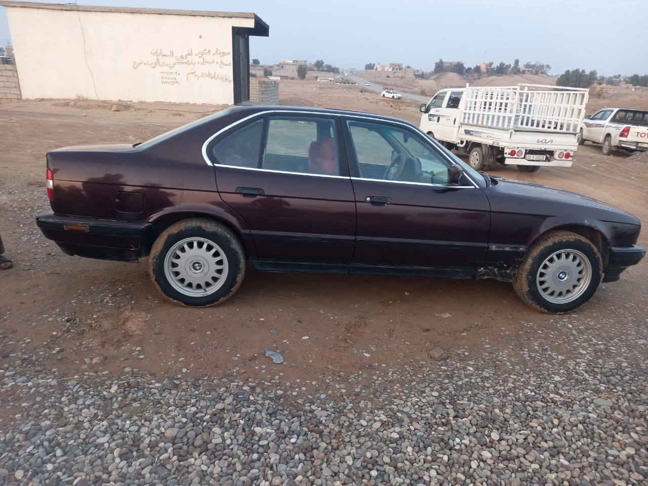 السلام عليكم للبيع بي ام 525 رقم نينوى الماني شرطه تحويل سعر 54 وبيها مجال شيء قليل الدرهم مراوس بكم دبل ***********
