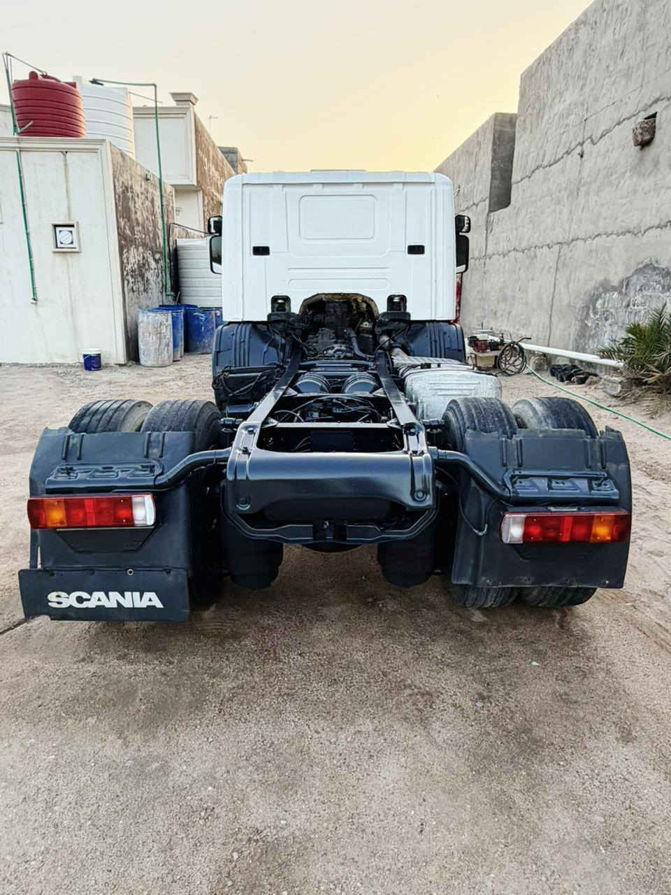 سلام عليكم سكانيا موديل 2000 اللبيع العنوان البصره ***********
