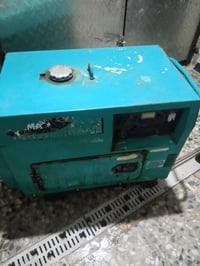 مولد للبيع شغاله بس متروكه من العام سعر 300وبيه مجال 07708704774