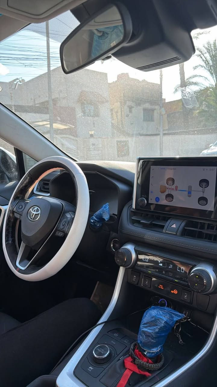 Xle hybrid 2024 وارد 
فول مواصفات السيارة

بصمة
دفع كلي AWD
نظام الصخور بيها
تحكمات قيادة eco normal sport
كشنات تدفئة 
ستيرن تدفئة
شاشة تدعم ابل كار بلاي واندرويد لاسلكي
رادار امامي
رادار جانبي
نقاط عمياء
تحذير اثناء الرجوع
صندوك كهربائي 
بانوراما
مثبت سرعة 
شاشة دشبول دجتال
حادثها برقم الشاصي موجود ضررها بسيط والجاملغ الاصلي موجود بي شك بسيط على كد نص اصبع

للاستفسار ***********

السعر 270$ وبيها مجال
