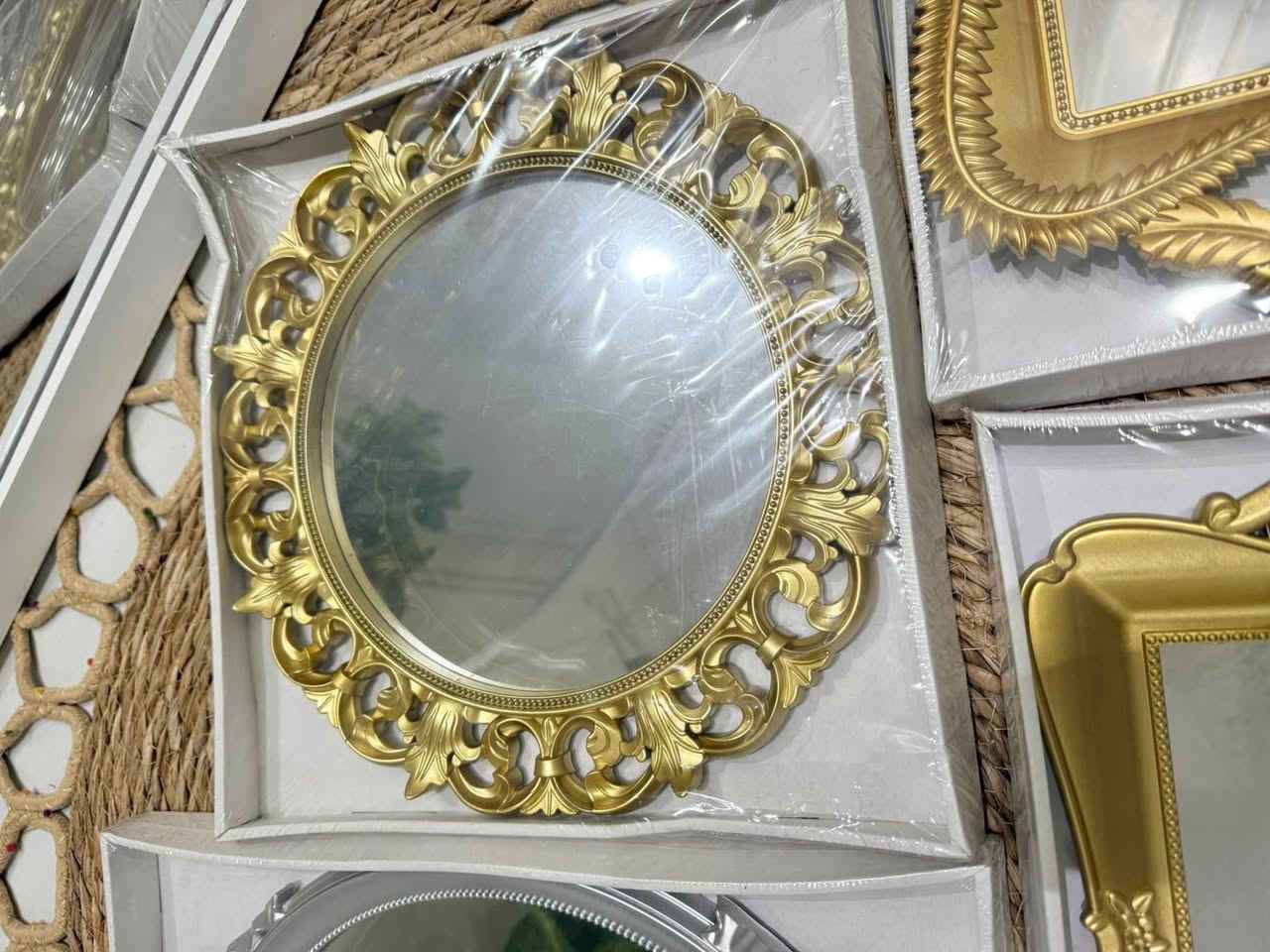 توفرت صواني اشكال مختله🤍

____

📍عنوان المحل بغداد شهداء السيديه قرب اسواق اوسي 

توجد خدمة توصيل 🚚 

***********

متواجدين داخل المحل من الساعه 10 صباحاً الى الساعه 10 مساءً 🕰️

اتنورونا🤍

حساب على الإنستغرام (fn_masara)
