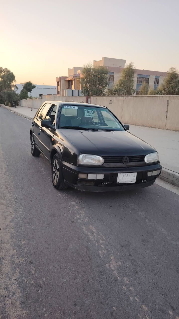 كولف موديل 1993 مصبوغه جماليه محرك وكير شرط كهربائيات كله شغاله سنويه ٢٩ شرط تحويل السعر 40 وبيها مجال مراوس ترهم 
***********
***********
