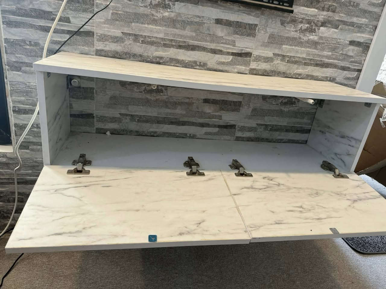 مێز تیڤی و مێزی ناوەراست / ڕانیە
دوو مێزی زۆر جوان و تۆکمە و تازە بە باشترین مواد دروستکراون mdf 
نرخەکانی جێگیرە و قفڵە 
هەر یەکەیان بە جیا ٢٥ هەزارە 
پێکەوە ٥٠ هەزار 
درێژی مێز تیڤی ١،٢٥سم
درێژی مێزی ناوەراست مەتر و پانی ٧٠سم
تکایە مشتەرین نامە بنێرن


**إذا كنت صاحب هذا الإعلان وتريد حذفه لأي سبب، رجاءا أرسل رسالة إلى الدعم الفني**