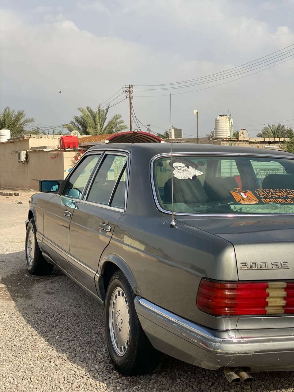 السلام عليكم .مرسيدس جامبو 300 موديل 1987
محور كير ومكينه 3000vvt ترايك لبغداد

كهربائيات من الدعاميه للدعاميه

حداده 80‎%‎ تخم تاير 

رقم بابل باسمي شخصياً سنويه تنتهي بهاي السنه

سياره بلاديه كشرها جديد ودواخلها بالكارتون شرط

وجاهزه ع اخر حبايه ومال جناي

سيارتي ع ايدي ماناقصه برغي

دبل هورن
نقص السياره
كلج كمبريسر احترك عدي وبالشتاء عطب بسبب ناسينه يشتغل 

تبريدها ثلج قطعتين وشرط الشغل تبدل كلج فقط 

السعر 58 وبيها مجال قليل للشراي مكاني البصره البترو كيمياويات هـ***********
